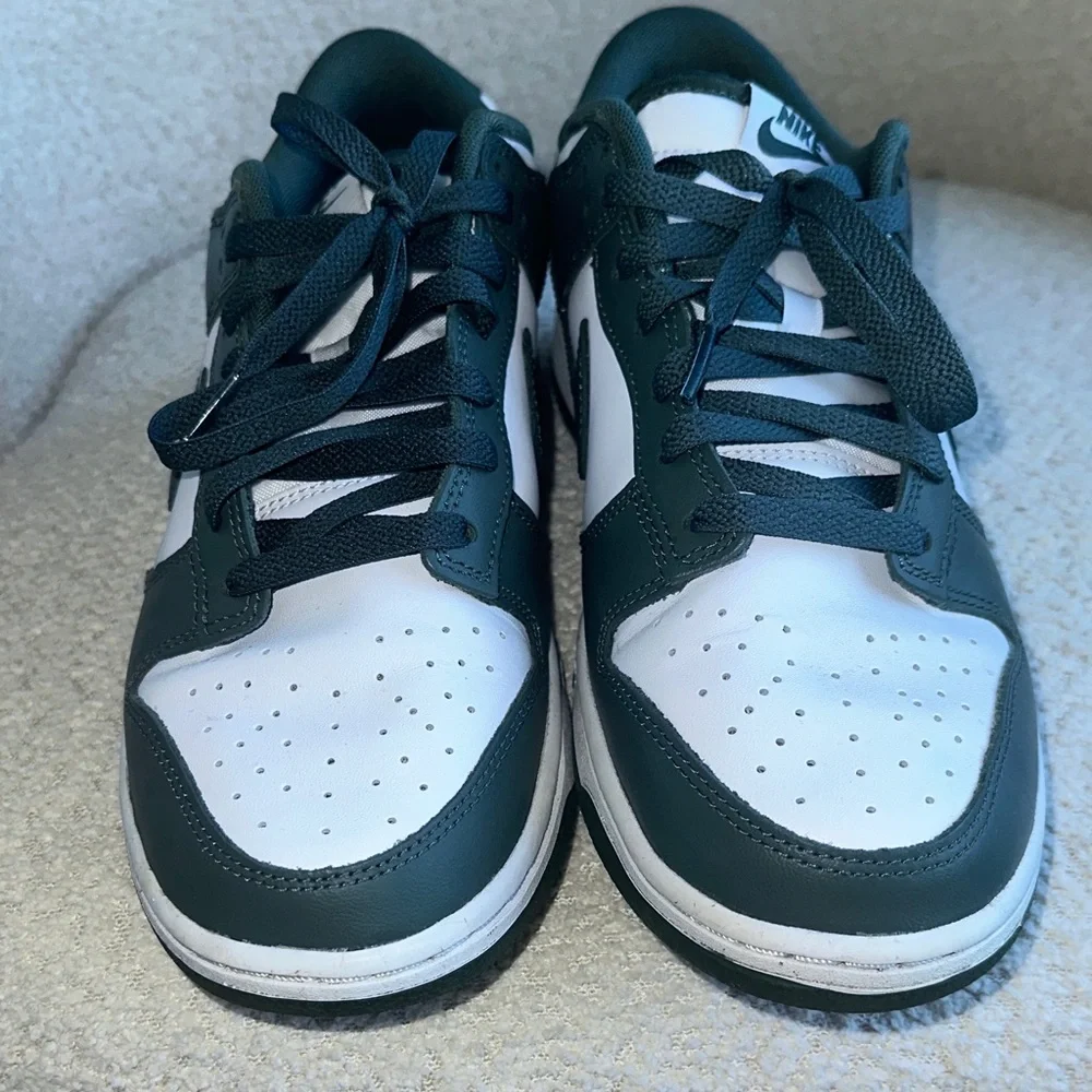Nike Forest Green and White Low-Tops - Picture 4 of 6